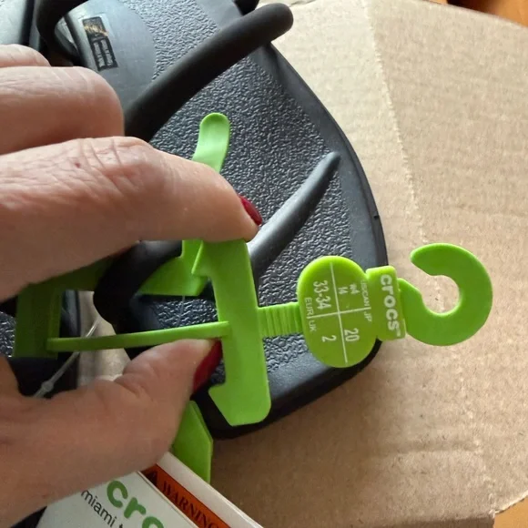 CROCS Miami Toe Loop Sandal in Black and Lime - Picture 5 of 5